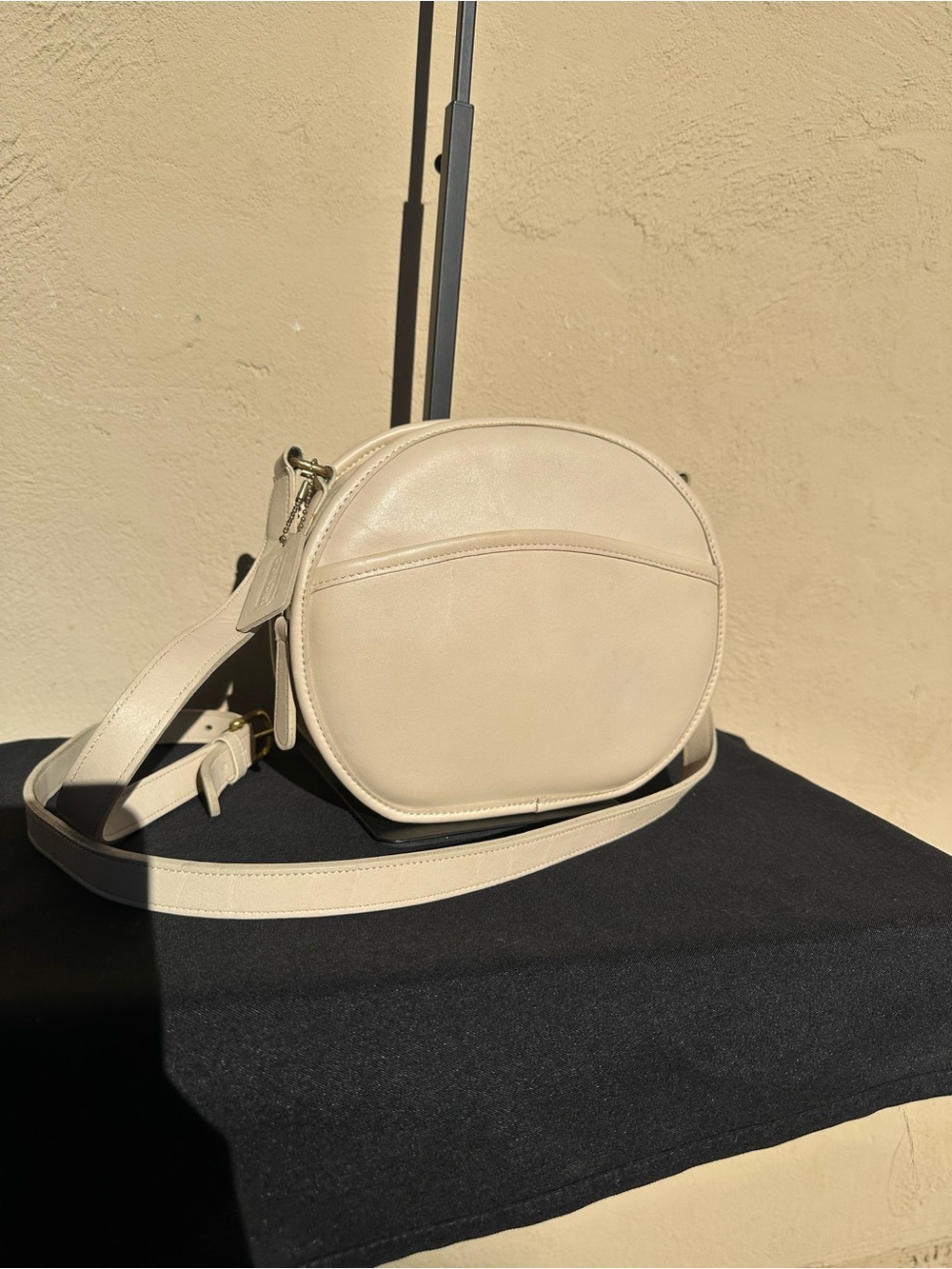 Vintage Coach Chester 9901